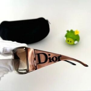 Dior Sunglasses Overshine Ski 5 Shield Mask
Sport Vintage